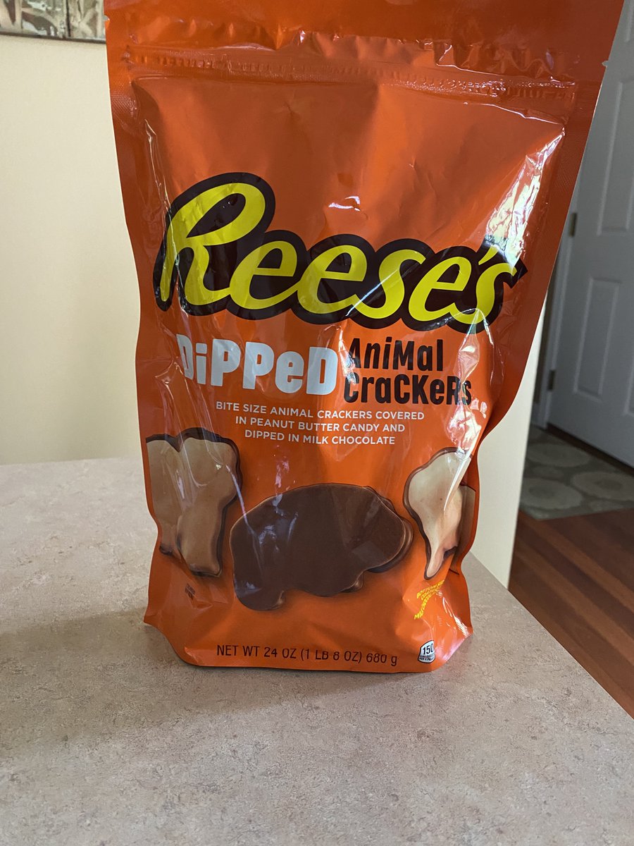 Two great tastes that taste great together? Check out my review of Reese's Dipped Animal Crackers. andreadenish.com/post/two-great… #kidlit #Halloween #chocolate #Reeses #snack #pb #animalcracker #FoodFriday #candy