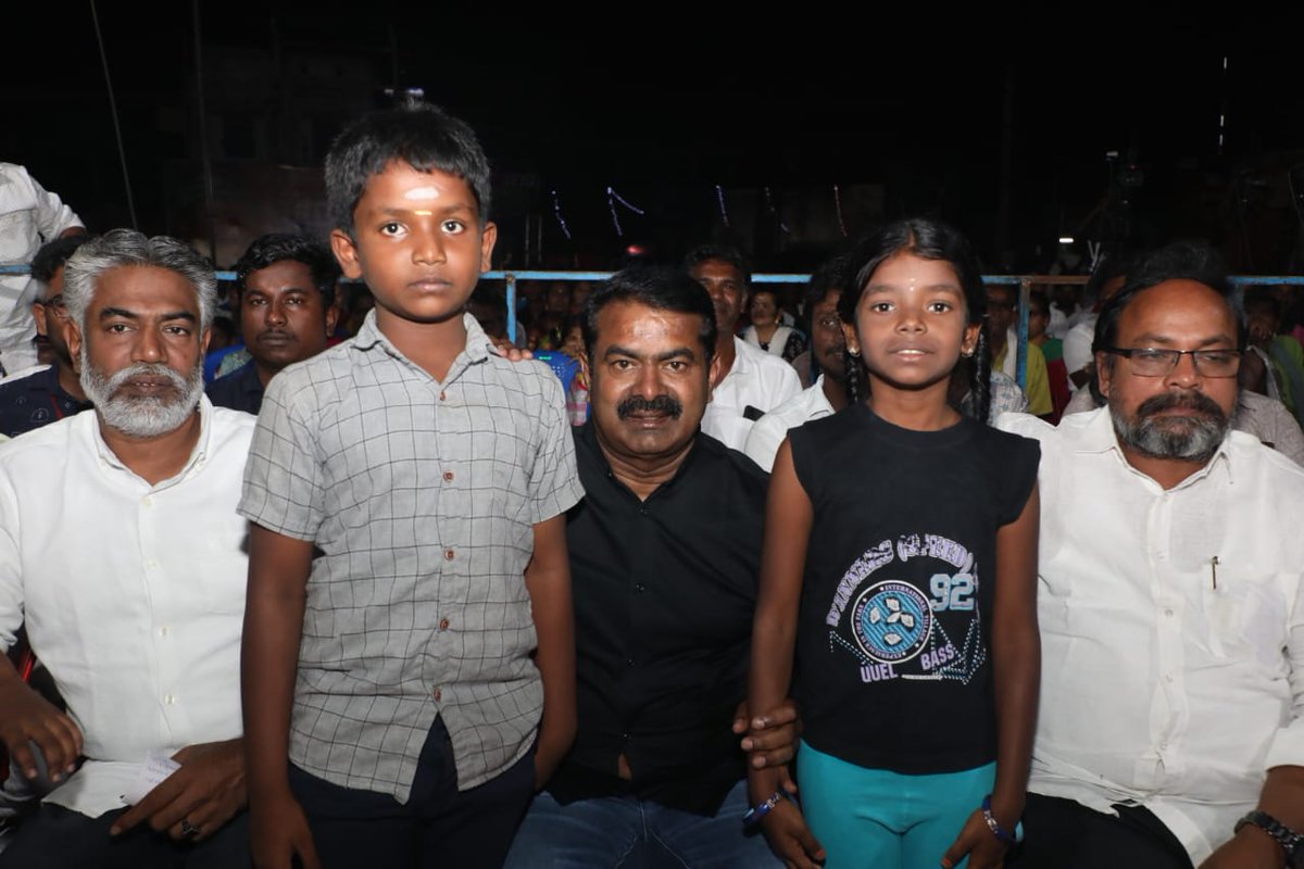 Eriyur_NTK's tweet photo. தருமபுரி மழலை செல்வங்கள் ❤️

#தருமபுரியில்_அண்ணன்_சீமான் https://t.co/pDOLchbo2P