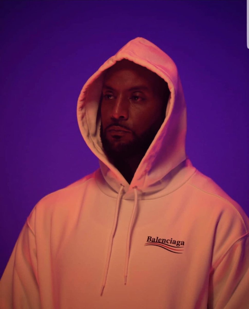Azertyzerrr's tweet photo. N’oublions pas que cet homme, restera le meilleur rappeur français de tous les temps.

Aucun rappeur fr, n’a franchi 30% de son niveau. https://t.co/KrWlVCciVf
