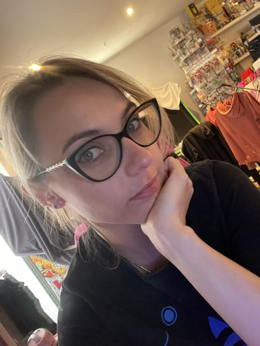 Wow! What a busy busy week working with lots of naughty girls! So lots of new content coming soon to<a href="/tag/mvsales"class="tags"><span>#mvsales</span></a>