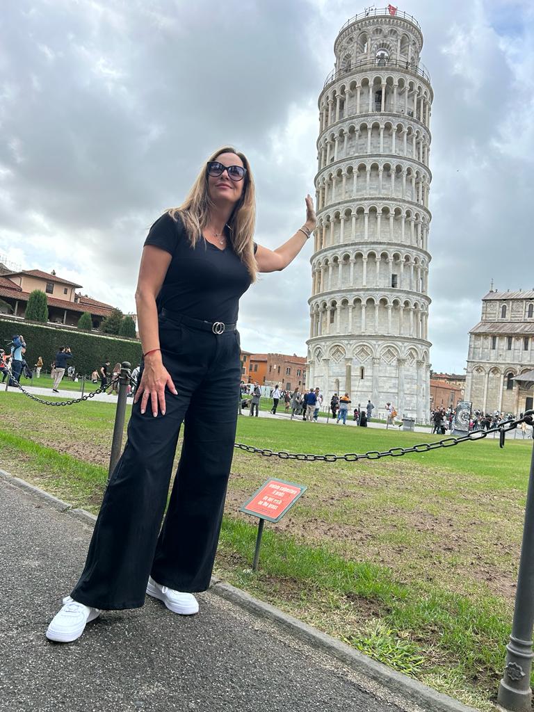 Cheeky last minute trip to Pisa #Italy . Great fun being a tourist