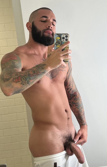 Like and RT if you want to feel how smooth this dick is inside you😈🍆  FREE trial in my OF only today