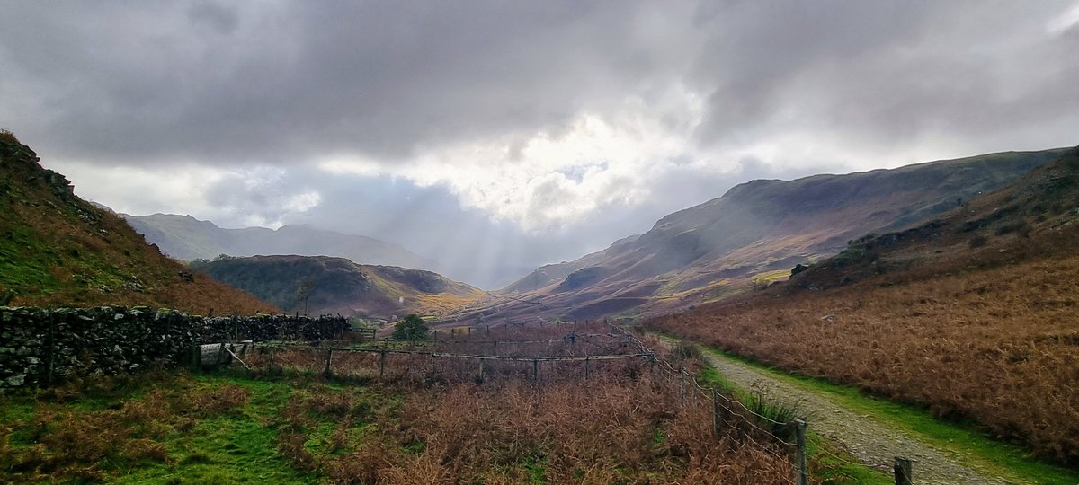 j14ben's tweet photo. Lovely #autum day keeping one pedal ahead of the rain.
 #cumbriaweather #borrowdalebash #totalmtb https://t.co/qFJSFeX09i