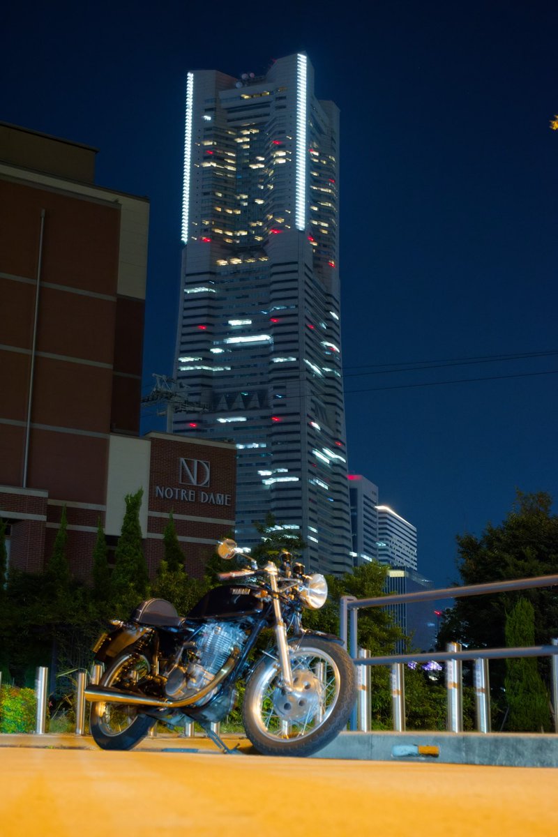 SR500_97's tweet photo. 流石に少し寒い🏍
50mm f1.4, 1/5, F1.4, ISO4,000 https://t.co/M6J9C4ts8a