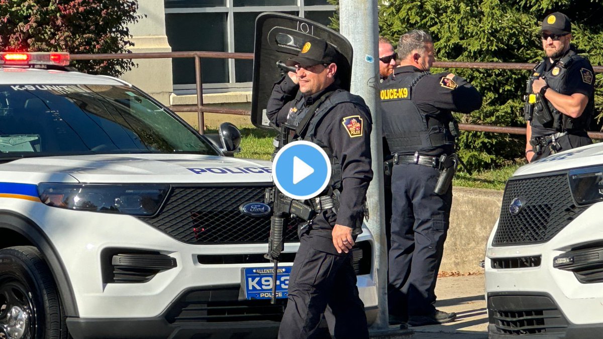 William Allen High School lockdown lifted: Police search school after active-shooter call #williamallen #allenhighschoollockdown
youtu.be/hVt9TQd9ZZg