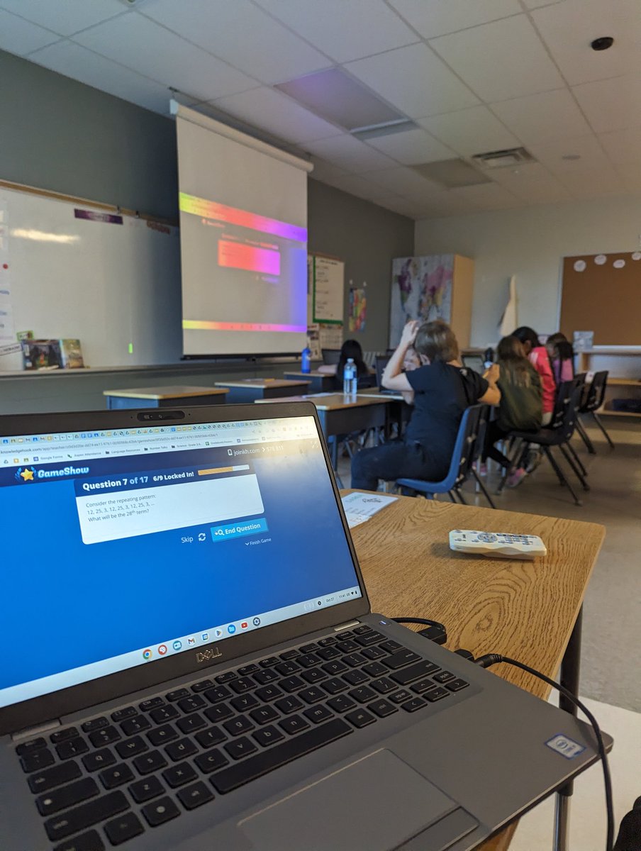 HeyMrsShea_'s tweet photo. Ending a busy week with some patterning review on Knowledgehook! I love doing the game shows in partners - we have so much awesome math talk going on over here! Our brains can do amazing things when we work together and share our thinking! https://t.co/sml9emRJzl