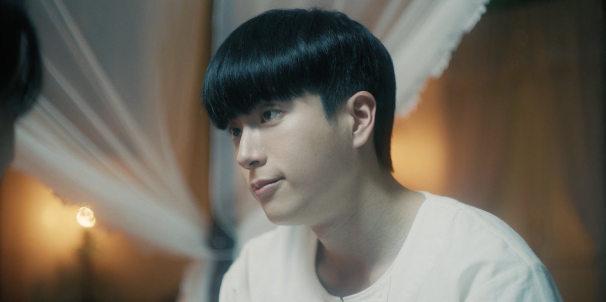 DeeHupHouse's tweet photo. ฉันก็อยากบันทึกภาพพ่อจอมไว้ด้วยสองตาของฉัน 
#หอมกลิ่นความรักEP11 https://t.co/3fxQEbLv9w