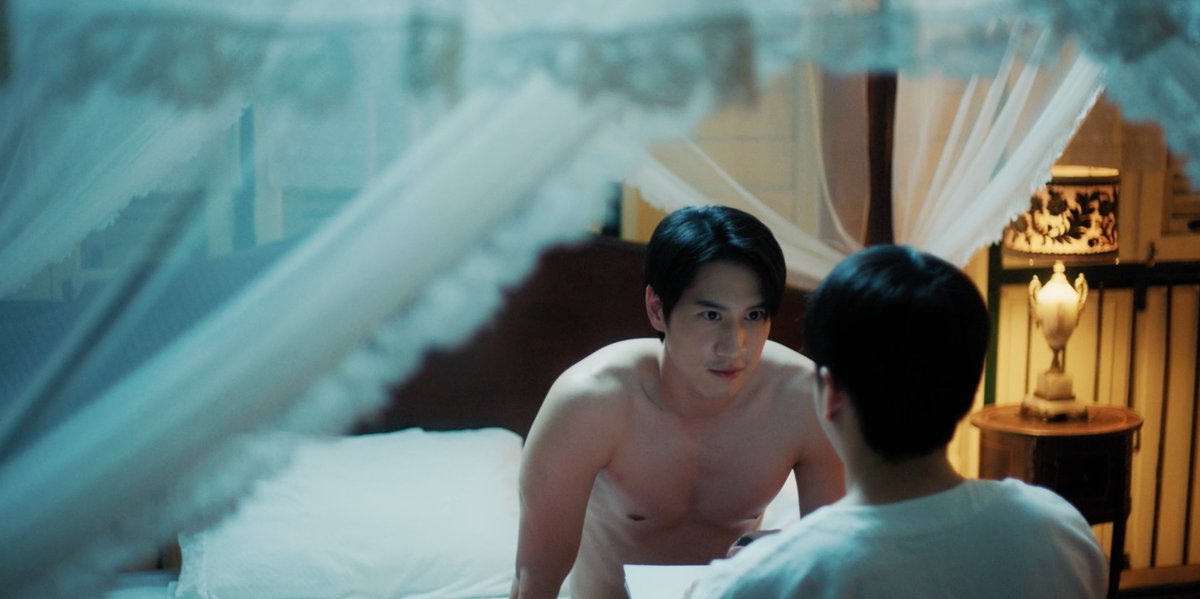 DeeHupHouse's tweet photo. ฉันก็อยากบันทึกภาพพ่อจอมไว้ด้วยสองตาของฉัน 
#หอมกลิ่นความรักEP11 https://t.co/3fxQEbLv9w