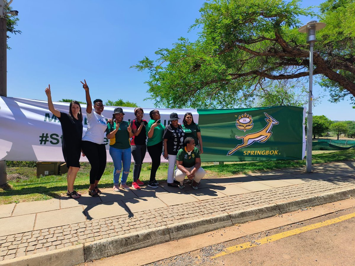 InnovHub's tweet photo. Go Bokke : It is surely do or die tomorrow!!!, Green and Gold Nomakanjani β¦β¦.The Innovation Hub Community Rallies behind You!!!!
May our reigning champions bring it home #MayibuyeleCup
#Gobokke #Inittowin #WorldChampions #strongertogether https://t.co/TsogaPI0h0