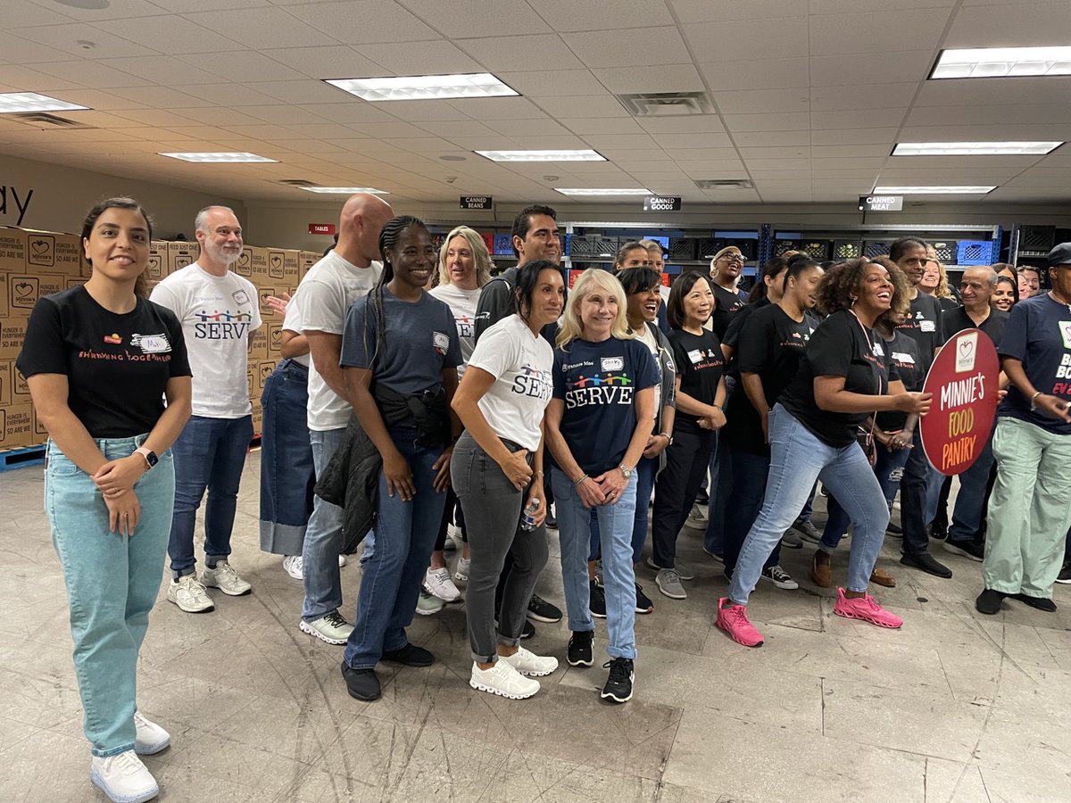 VolunteerNow (@vol_now) on Twitter photo This week we helped <a href="/FannieMae/">Fannie Mae</a> employees give back by organizing a volunteer day at <a href="/minniespantry/">Minnies Food Pantry</a> π
Volunteers had fun organizing and stocking the shelves, and serving and interacting with customers at the drive-up pantry distribution.
<a href="/PointsofLight/">Points of Light</a> This week we helped <a href="/FannieMae/">Fannie Mae</a> employees give back by organizing a volunteer day at <a href="/minniespantry/">Minnies Food Pantry</a> π
Volunteers had fun organizing and stocking the shelves, and serving and interacting with customers at the drive-up pantry distribution.
<a href="/PointsofLight/">Points of Light</a>