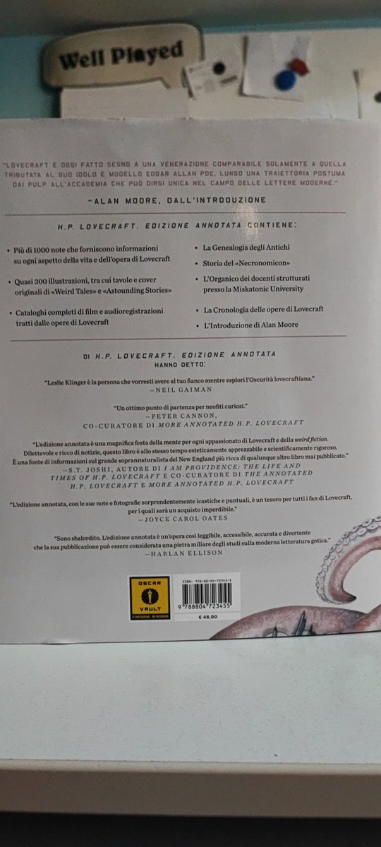 LucAmarillo97's tweet photo. Se siete appassionati (o volete scoprire) H.P. Lovecraft non fatevi scappare questo libro, è fenomenale, con note precise e esplicative!
Inoltre presenta alcuni estratti di S.T. Joshi (uno dei più grandi studiosi del "Solitario di Providence") e un'introduzione di Moore! https://t.co/91cnvuU4KJ