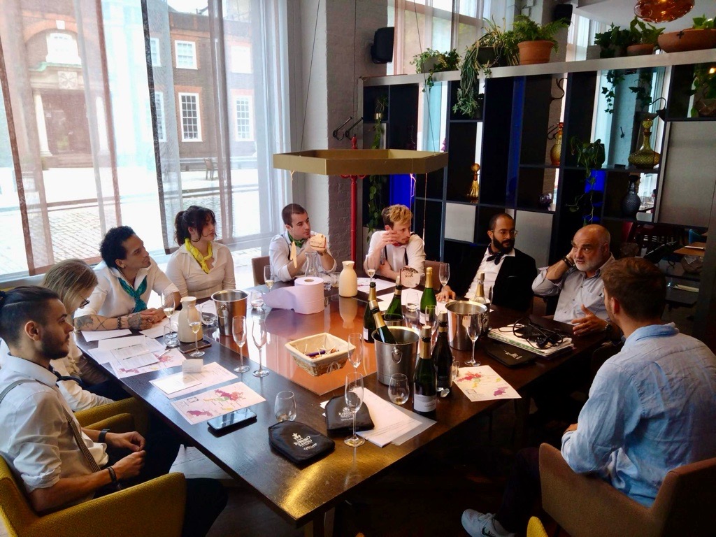 What a way to end the week with a staff training at <a href="/ZetterTownhouse/">Zetter Townhouse</a> with Champagne Jacques Picard on #WorldChampagneDay 

#wine #finewine #sparklingwine #champagne #champagneday #vintage #berru #france #frenchwine #vin #zetter #sommelier #clarkfoysterwines
