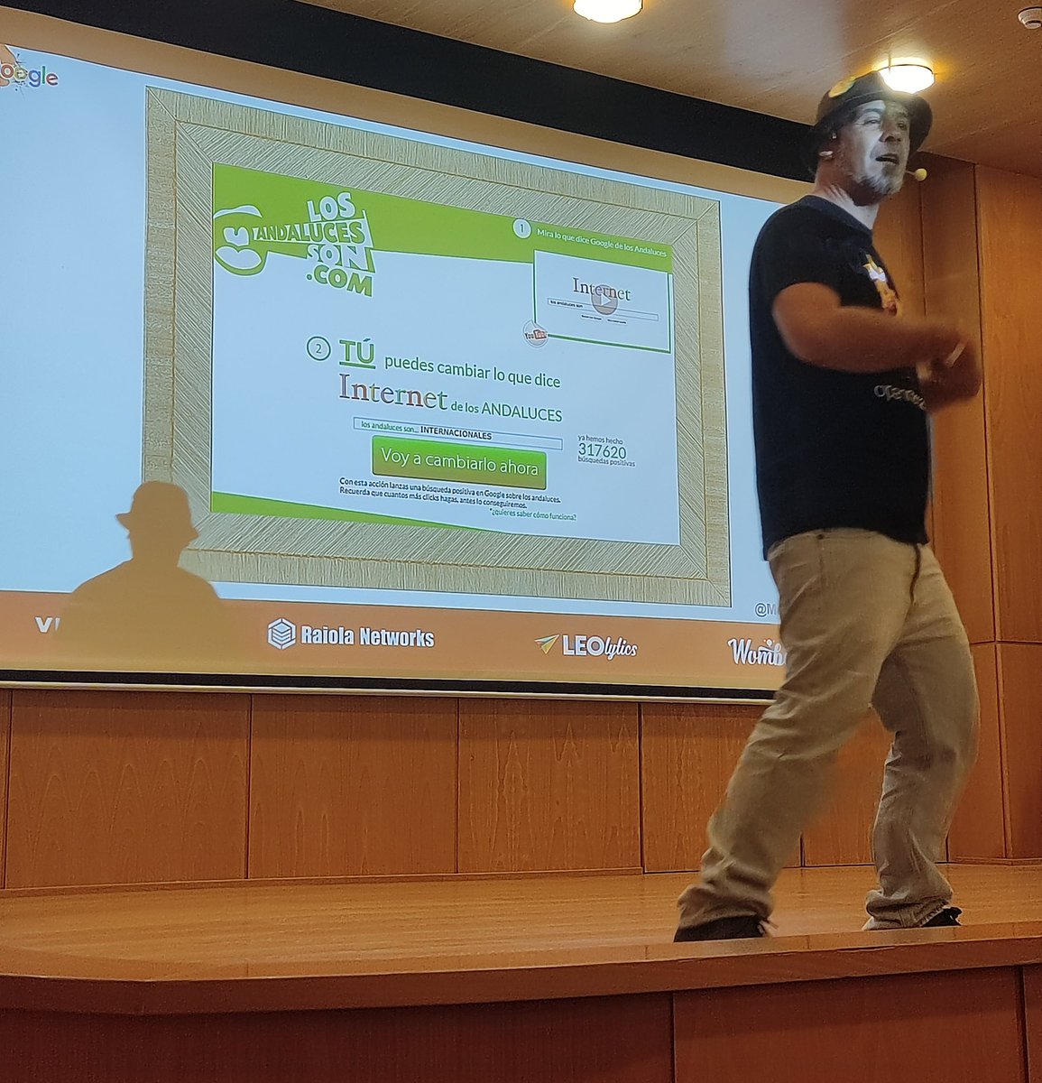 <a href="/Marc__Cruells/">Marc</a> muestra el ejemplo de manipular sugerencias de búsqueda, basado en el ejemplo de <a href="/senormunoz/">Señor Muñoz</a> con "Los andaluces son..."

<a href="/vinaseoevento/">Viña SEO</a> #viñaseo23