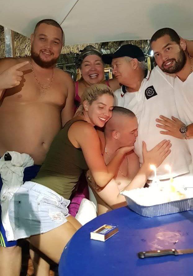JACOBOSOLANOC's tweet photo. Sigue la guerra entre Los Vega Daza + Digno Palomino contra Castor. Lo que está pasando en Barranquilla es impresionante, una escalada violenta sin precedentes, solo ayer 6 asesinatos abro hilo 🧵 https://t.co/UZMr7vz6Q9