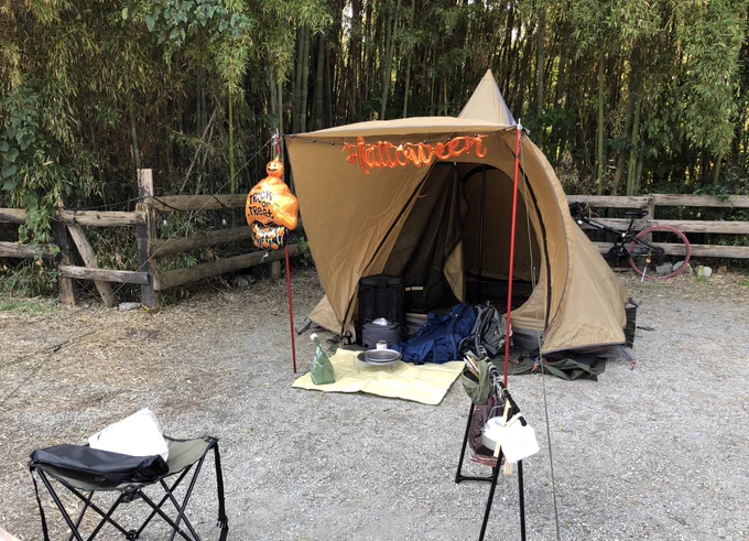 デイキャンプの日でした。キャンプ場もレディースデイで女子オンリーで安心安全。ソロキャンプって一人でなんでもできて一人で楽しめる人のクリエイティブな趣味だなぁとしみじみ。私はグルキャン向きね竈でピザ焼いたけど焦がした 