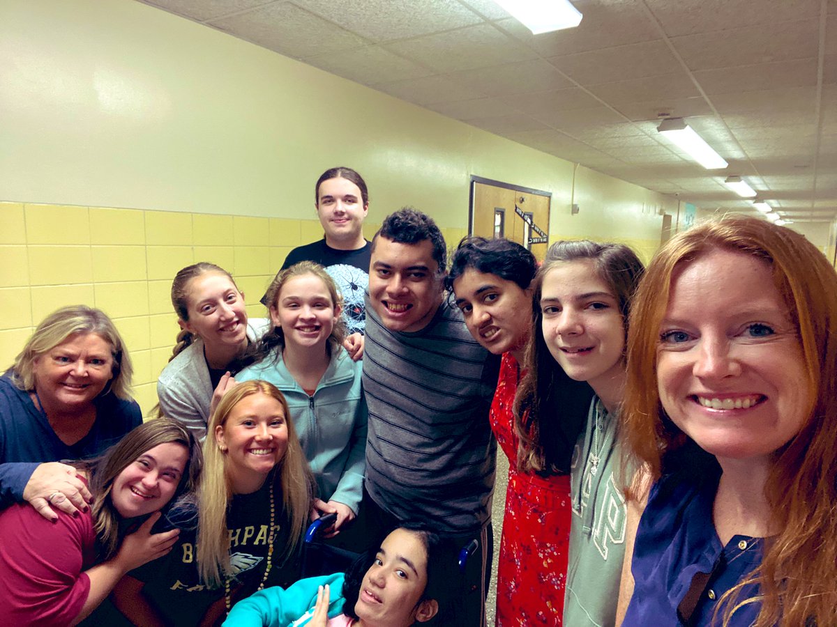 ACEingitwithV's tweet photo. ACE 1 on our way to support ACE 2βs coffee cart this morning ! βοΈππ @RegateiroBHS @Ms_EByrnes @MissFerone @BethpageUFSD #WeAreBethpage #acingit πππ¦
https://t.co/XGQ5z5SCqV