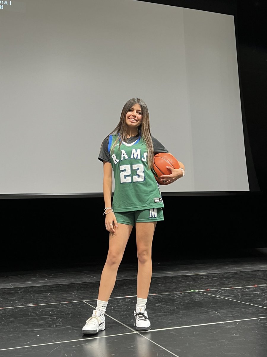 Horizon_GBB's tweet photo. Our Lady Rams basketball Team Captain Amber S. representing for this year’s @MontwoodHS middle school tour showcase for our future Rams. 
🐏💚🏀
#hornsup https://t.co/o9UBwIn0Ik