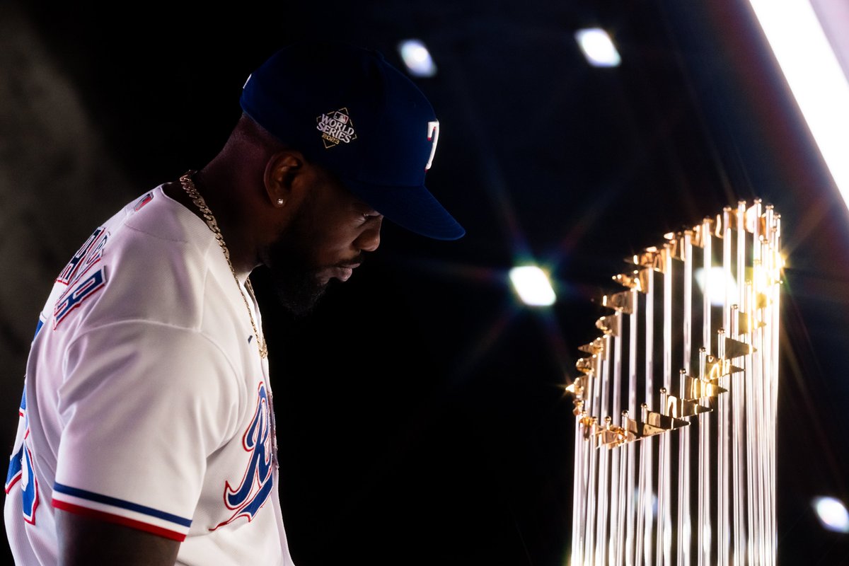 Rangers's tweet photo. Eyes on the prize. #GoAndTakeIt https://t.co/LaQLHSdZGT