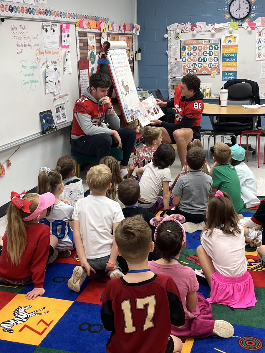 So proud of these guys for continuing to LEAD and SERVE their community and representing @MiltonEagles_FB the right way‼️ Thank you @CrabappleColts for hosting us this morning. 🦅🦅