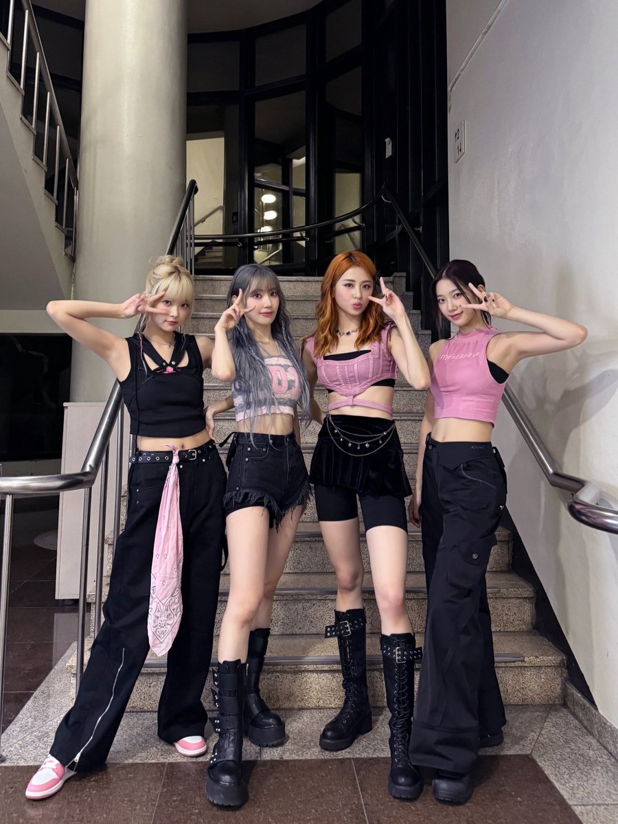 [#오늘의르세라핌]
231027 @ 더 시즌즈-악뮤의 오날오밤

#LE_SSERAFIM #르세라핌