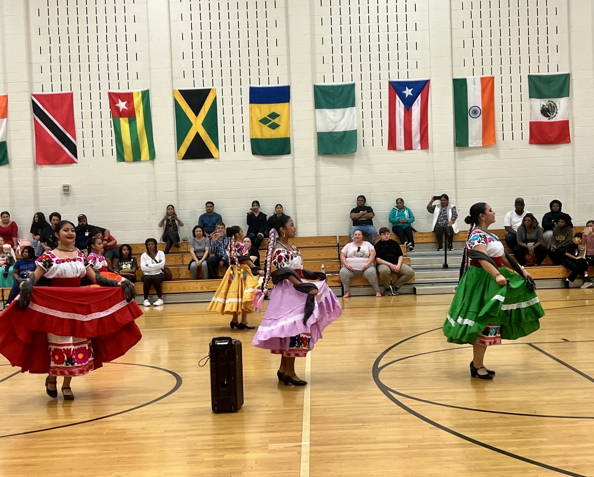 wsfcs's tweet photo. It was a night of cultural celebration at Walkertown Middle School’s "One Pack: Different Colors," International Night. Families explored student projects, savored international flavors, and witnessed stunning performances by guest artists. @WMSWolfpack #wsfcs https://t.co/srxmPrK970
