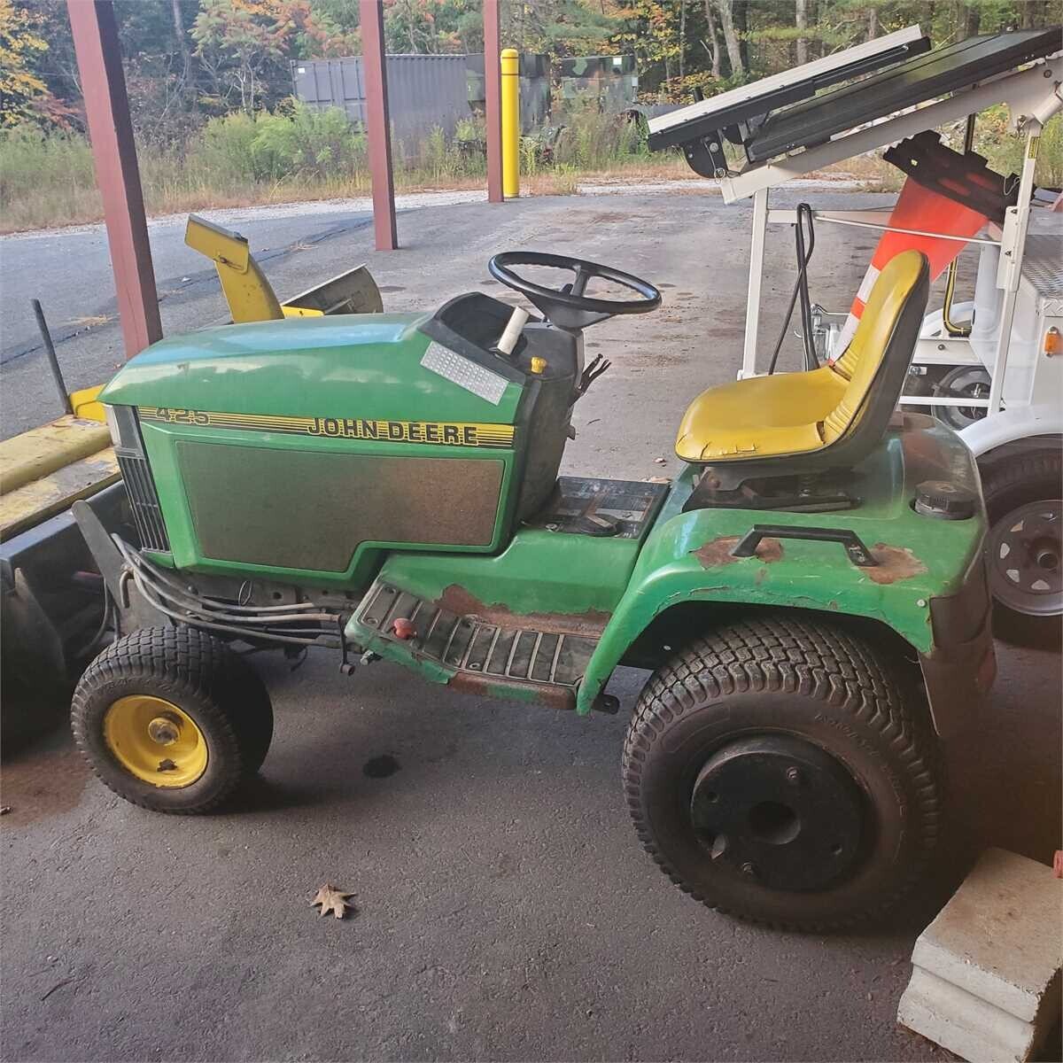 municibid's tweet image. Whether you're seeking parts or diving into a #restorationproject, check out Town of Chesterfield’s #tractors, #leafblowers, and #militarygenerators up for #auction:  mbid.us/477Q7Gi  🛠️🚜🔌

#ChesterfieldMA #MA #Massachusetts #snowplow #roller #forsale #generators