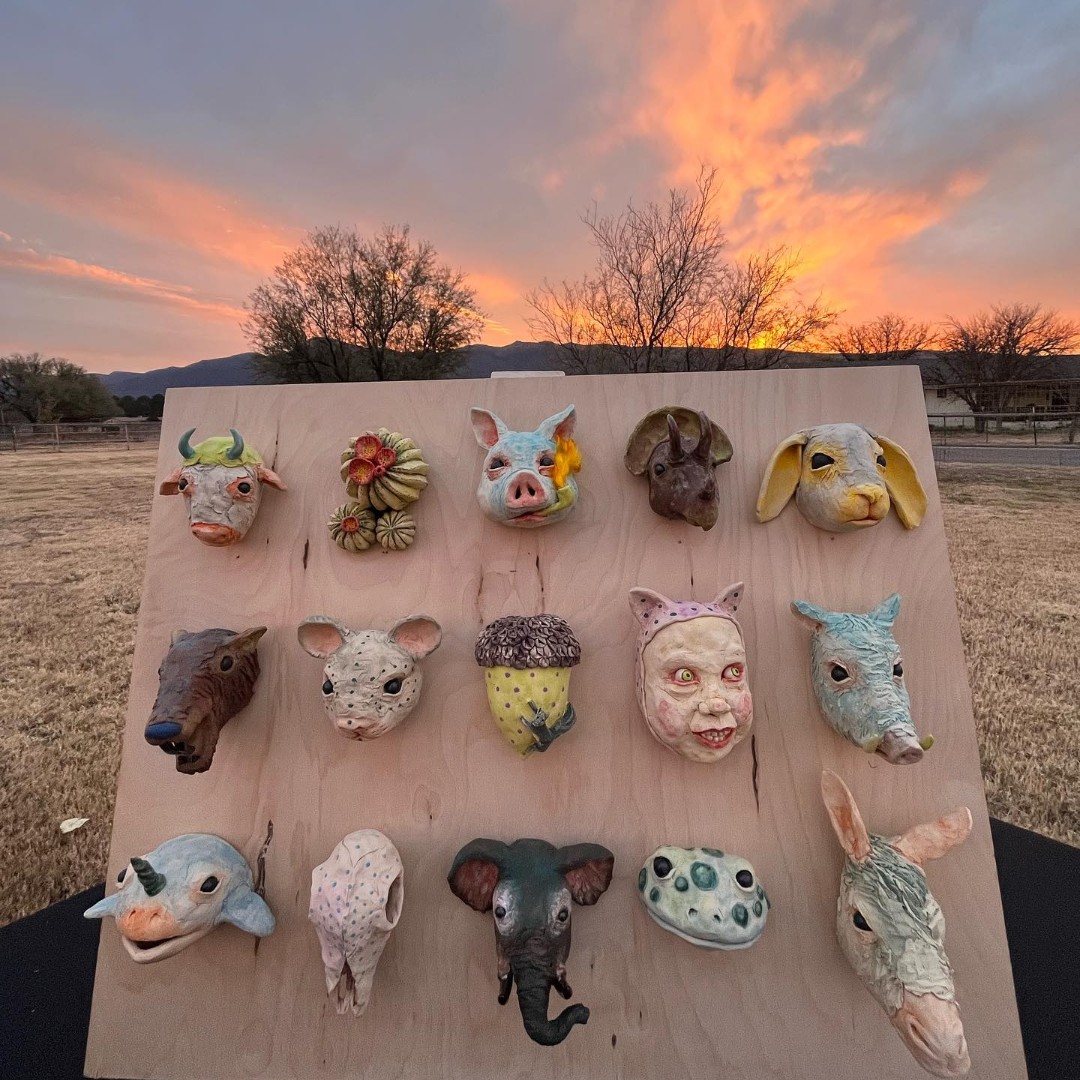 SedonaAZ's tweet image. 🔥 Verde Valley Pottery Fest RETURNS! 🎨
📅 Nov 18-19 at D.A.Ranch Vineyards 🍇✨
Meet 13 top artists, find handcrafted treasures &amp;amp; savor vineyard treats! 🍶
🎟️ FREE entry &amp;amp; fun for all!
Details: vvpotteryfestival.com
#VerdeValleyPotteryFest #VisitSedona #CeramicMagic