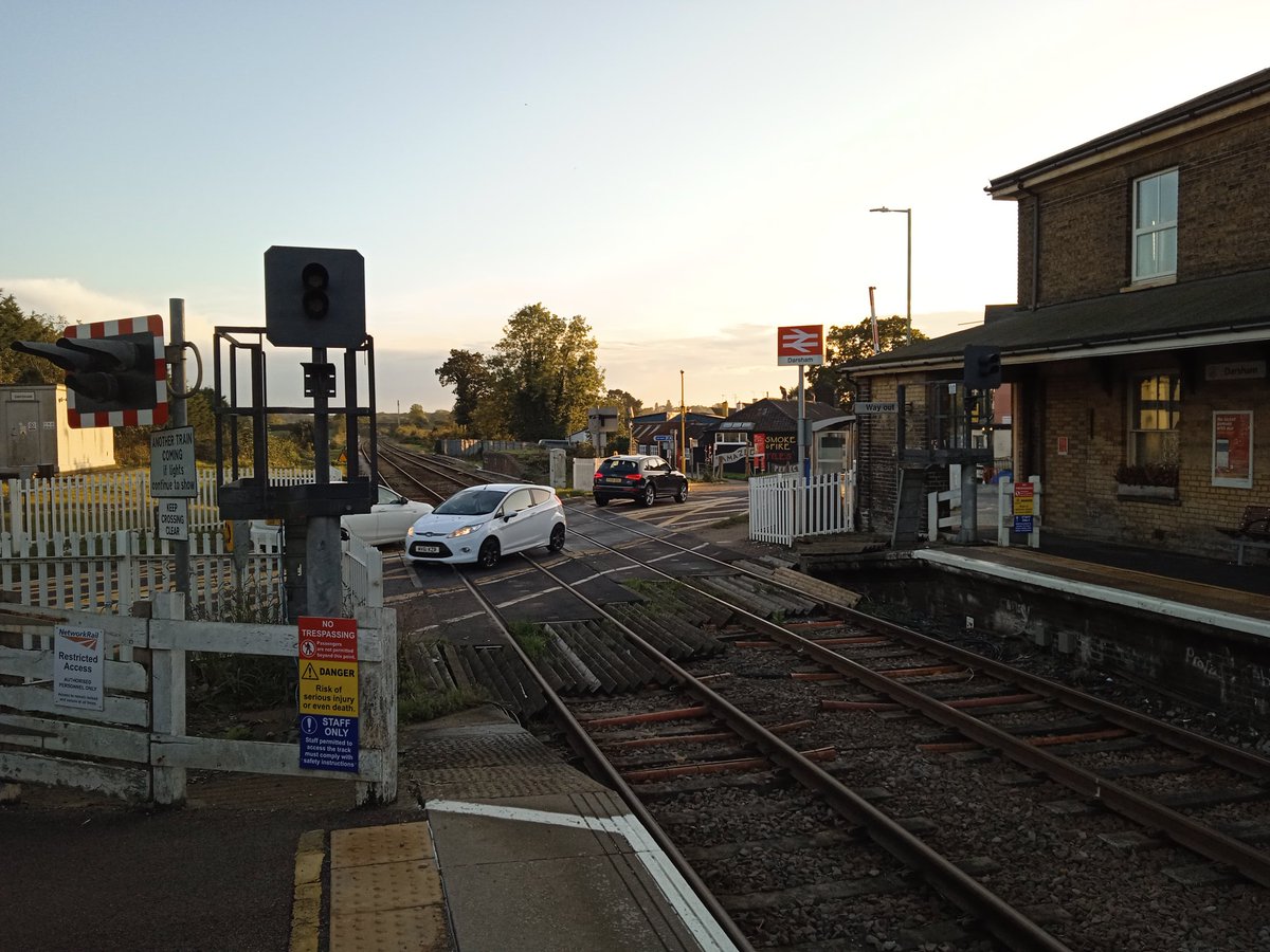 From Manningtree I take the 12:56 @greateranglia train to Ipswich and change for the 13:58 to my next #MiddleStation. I walk 1 mile to Gordon Road, catch @FirstIpswich bus 65 to Woodbridge and board the 15:31 train to Saxmundham. I end the day with @BorderBus 565 to my final MS.