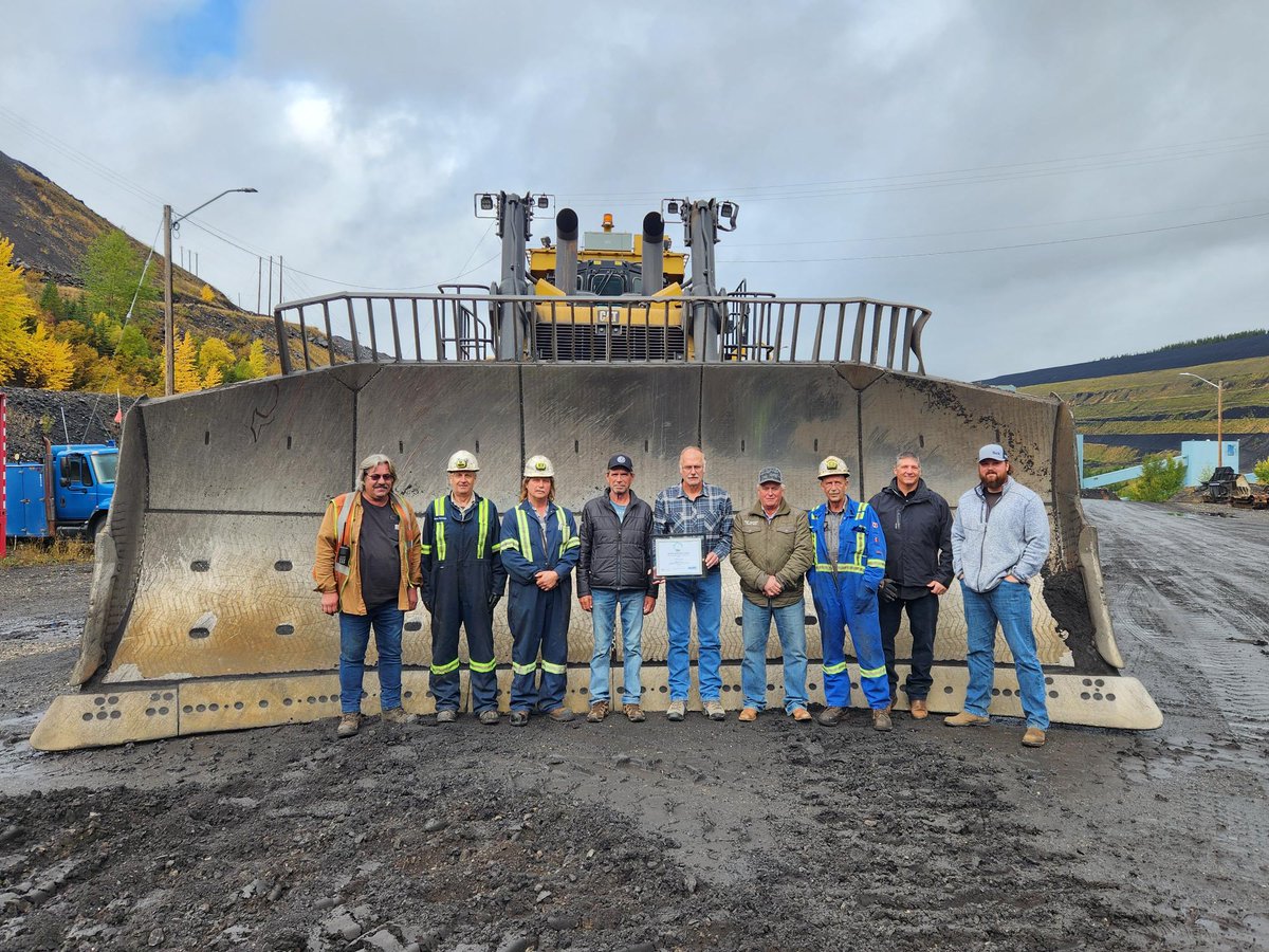 TeckResources's tweet photo. Teck’s pioneering reclamation technique – which involved uphill contouring at our Coal Mountain mine – was recognized with the 2023 Mine Reclamation Award in the Coal Mine Category by @TRCR. https://t.co/LkFlH3Prkn