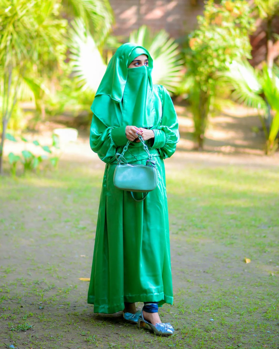 Aimi_Writes786's tweet photo. Wearing @fatimas_fashionista https://t.co/cmKBIoERxi