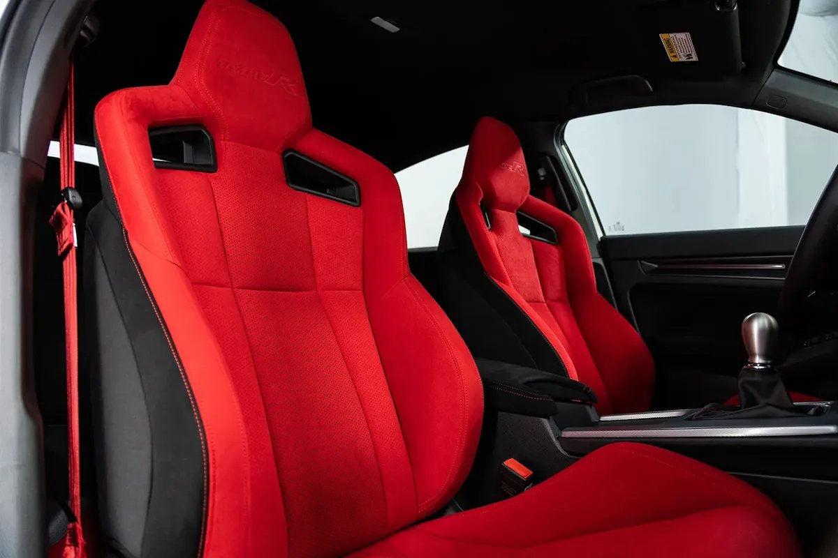 MotoringNomad's tweet photo. @AbbieEaton44 Normally, I'd say no, but the red seats in my Type-R (FL5) have really grown on me. https://t.co/C4dGXlrMQ4