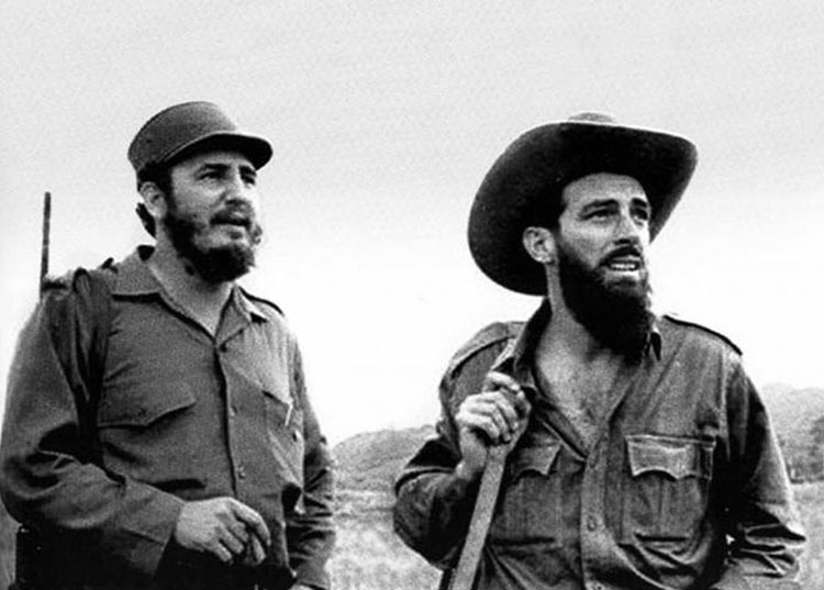 #FidelPorSiempre: "Cobra todo su significado la historia de Camilo, no solo por lo que hizo, no solo por sus heroicas proezas combativas, sino también por sus ideas, por sus conceptos, por sus propósitos profundamente revolucionarios".
#CamiloVive 🇨🇺