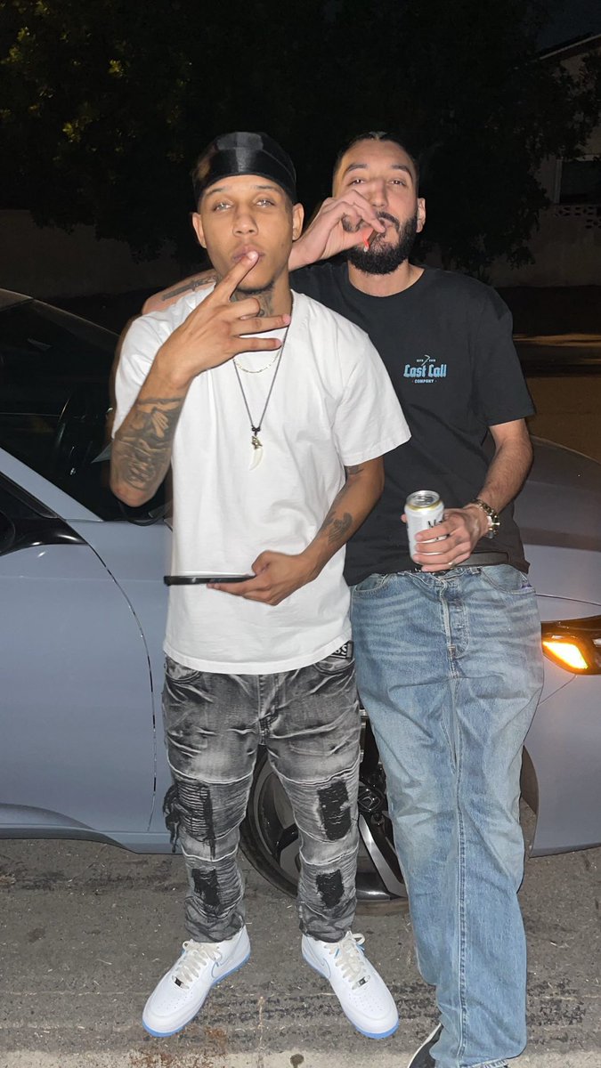 mariorocha19's tweet photo. here since day one gang. We outside cuhs we have to 🦍. #freeJayy #freeAndres #freeSuga #freeShawty https://t.co/prVLa9RxUb
