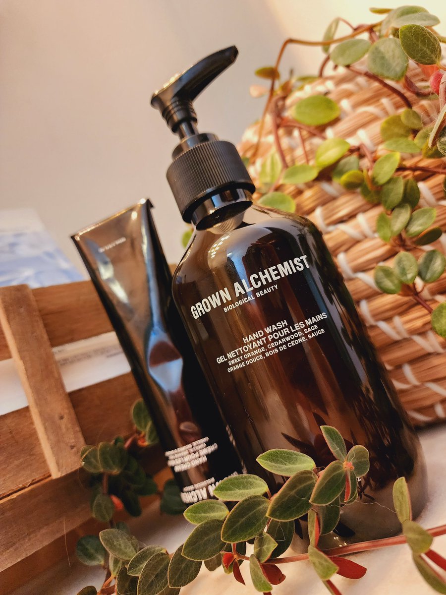 ThisisButterly's tweet photo. New Review Opportunity! 🥳

We’ve partnered with @GrownAlchemist for you to try their Hand Wash + Hand Cream ✋🏼🍊

These beautifully scented products are vegan and cruelty free!🐰

APPLY NOW via LINK IN BIO 🧈
(available for 🇨🇦 users)

#GrownAlchemist #GAbody #freebies https://t.co/H0k5a9CMLr