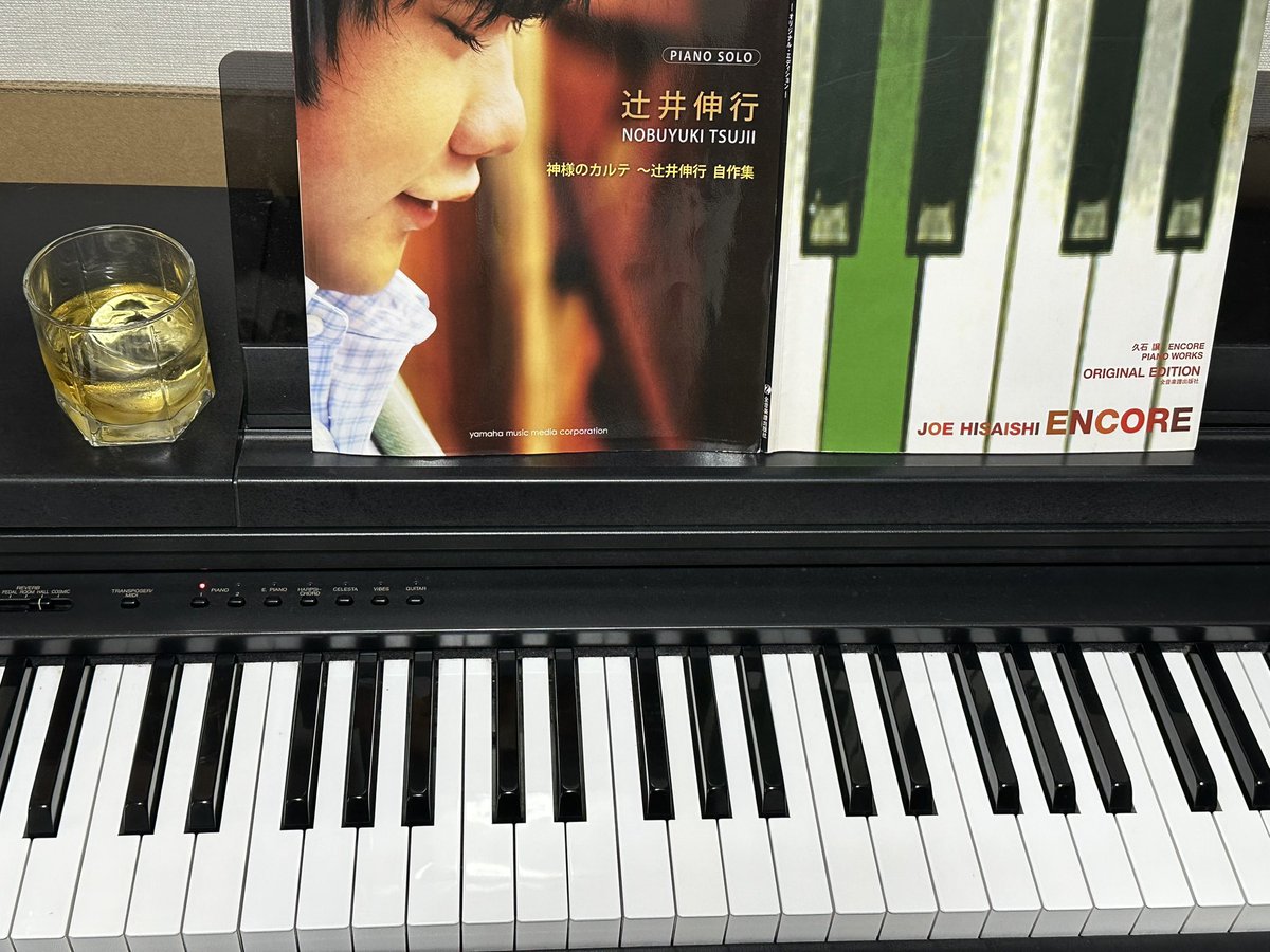 project0mocchan's tweet photo. そして約1年近く、人知れずピアノ練習を13年ぶりに再開しているいる事を知っているのは、私のImmortal Belovedだけである https://t.co/rRpYvtQtwG