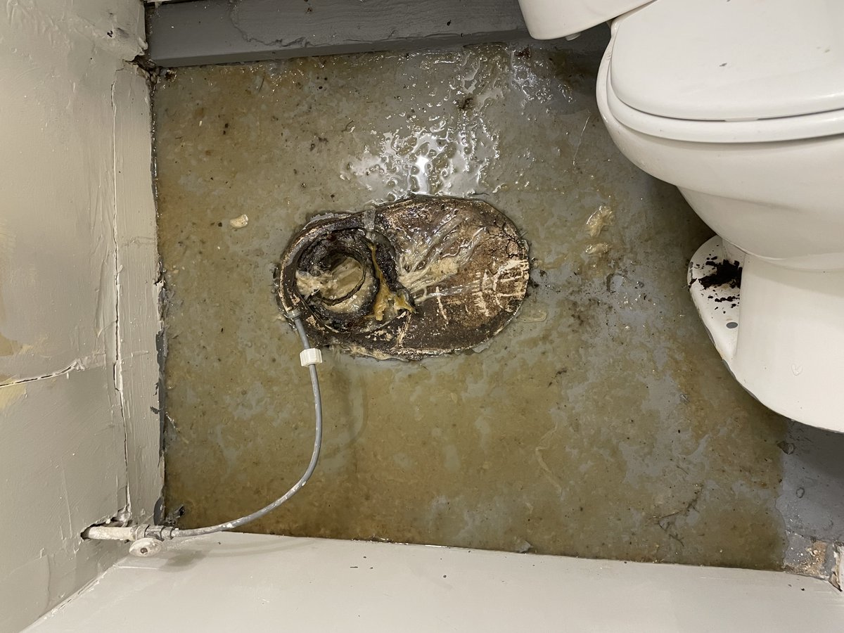 SewerCleaningCo's tweet photo. Life is too short to worry about clogged pipes or drains, dial up Sewer Cleaning Company so you have no more headaches! 440-290-6055  #pipe #cloggedpipe #cloggeddrain #dirtyjobs #wecanfixit #backup #goodhousekeeping #bathroom #draincleaning #excellentservice #seweranddrain #clog https://t.co/Ypyi7EJjFV