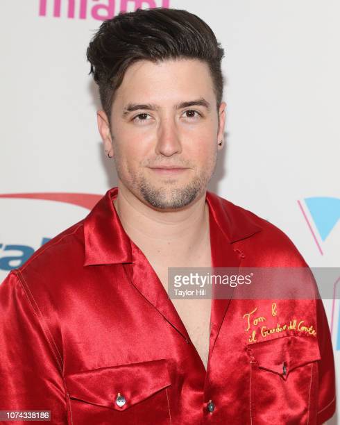 • <a href="/hugmehenderson_/">Isa-🤙🏼💜-30 #WooHooArgentina</a> Te han enviado flores y un abrazo de Logan

💌 Esperamos que tengas un bonito fin de semana y queremos desearte de todo corazón que cumplas todas tus metas del día y que todo te salga bien.
Esperamos que estás flores te hagan sonreír. ❣️  
By: admis