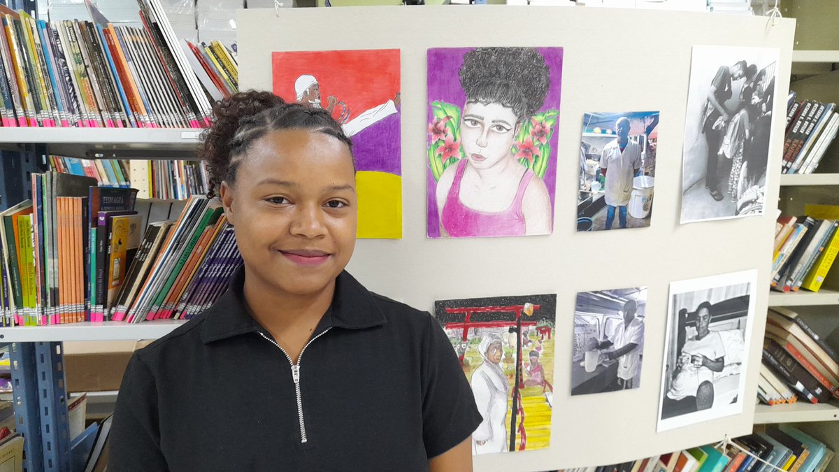 sem_rpreso's tweet photo. Todos temos algo a dizer.
Antissocial 
Do seu jeito.
A Gabriela é  uma de nossas participantes do concurso A PRESENÇA NEGRA EM LONDRINA. 
Ficou em segundo lugar com seu autorretrato. 
A ANTISSOCIAL está onde há debates.
 #lei10639 #camiseta #ficaartePR
@antissocial_clothing https://t.co/MlAmZF3pwj