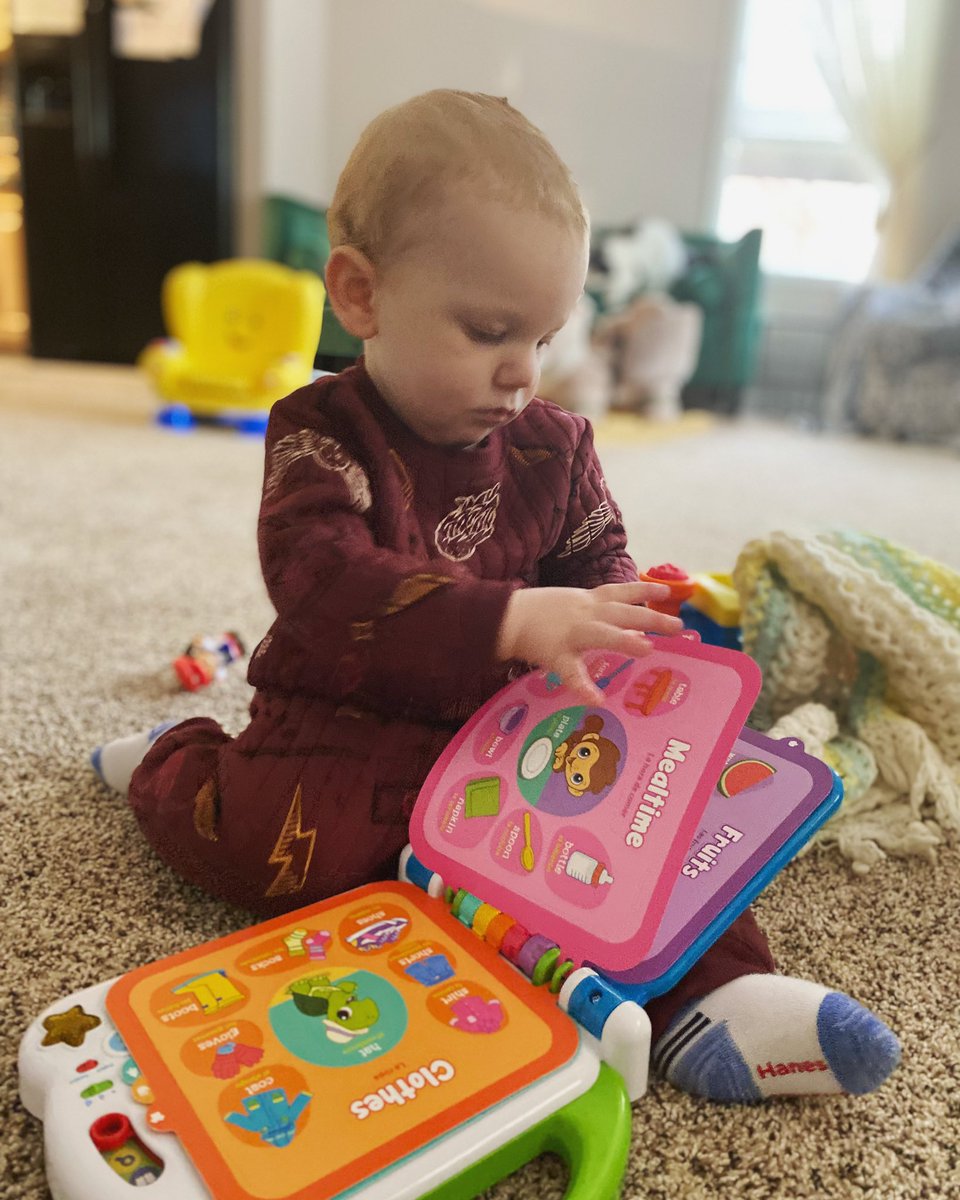 It’s raining out…time to put on our Harry Potter lounge set and read a good book 📚 🥰 #harrypotter #babyboy #sahm #books #cozy #snuggleup #leapfrog #rainydays #vibes