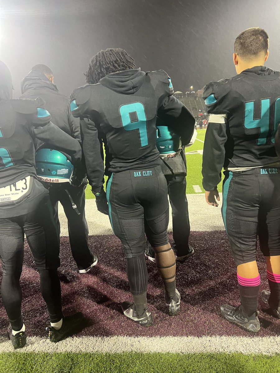 MolinaFootball's tweet photo. GAMEDAY JAGS ALUMNI:
Angel Rodriguez C/O ‘23
Dylan Bogert C/O ‘23
Hannibal Course C/O ‘23
Ricardo Vigil C/O ‘22
@dallasathletics @Coachbru3 @JacobNunez27 @MolinaHigh https://t.co/CWkyIMW5Tl