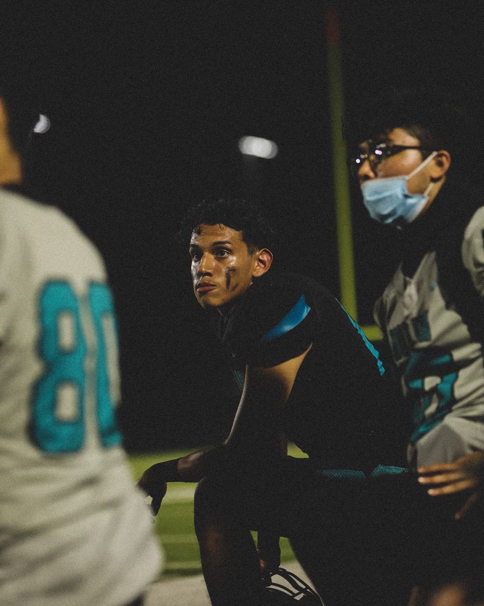 MolinaFootball's tweet photo. GAMEDAY JAGS ALUMNI:
Angel Rodriguez C/O ‘23
Dylan Bogert C/O ‘23
Hannibal Course C/O ‘23
Ricardo Vigil C/O ‘22
@dallasathletics @Coachbru3 @JacobNunez27 @MolinaHigh https://t.co/CWkyIMW5Tl