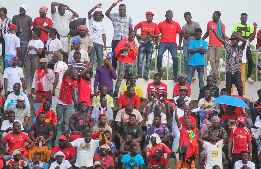 AsanteKotoko_SC's tweet image. Mmɛtɛɛ mma Akukudurofoɔ, we need you once again.

Come sing and chant us to victory this Sunday at the Baba Yara Sports Stadium 🏟️ 
We kick off at 3:00Pm 

#AKSC #Fabucensus
