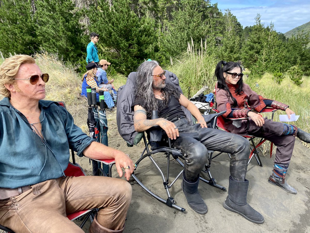 It wasn’t even sunny. They just knew how cool they looked. 😎#OurFlagMeansDeath