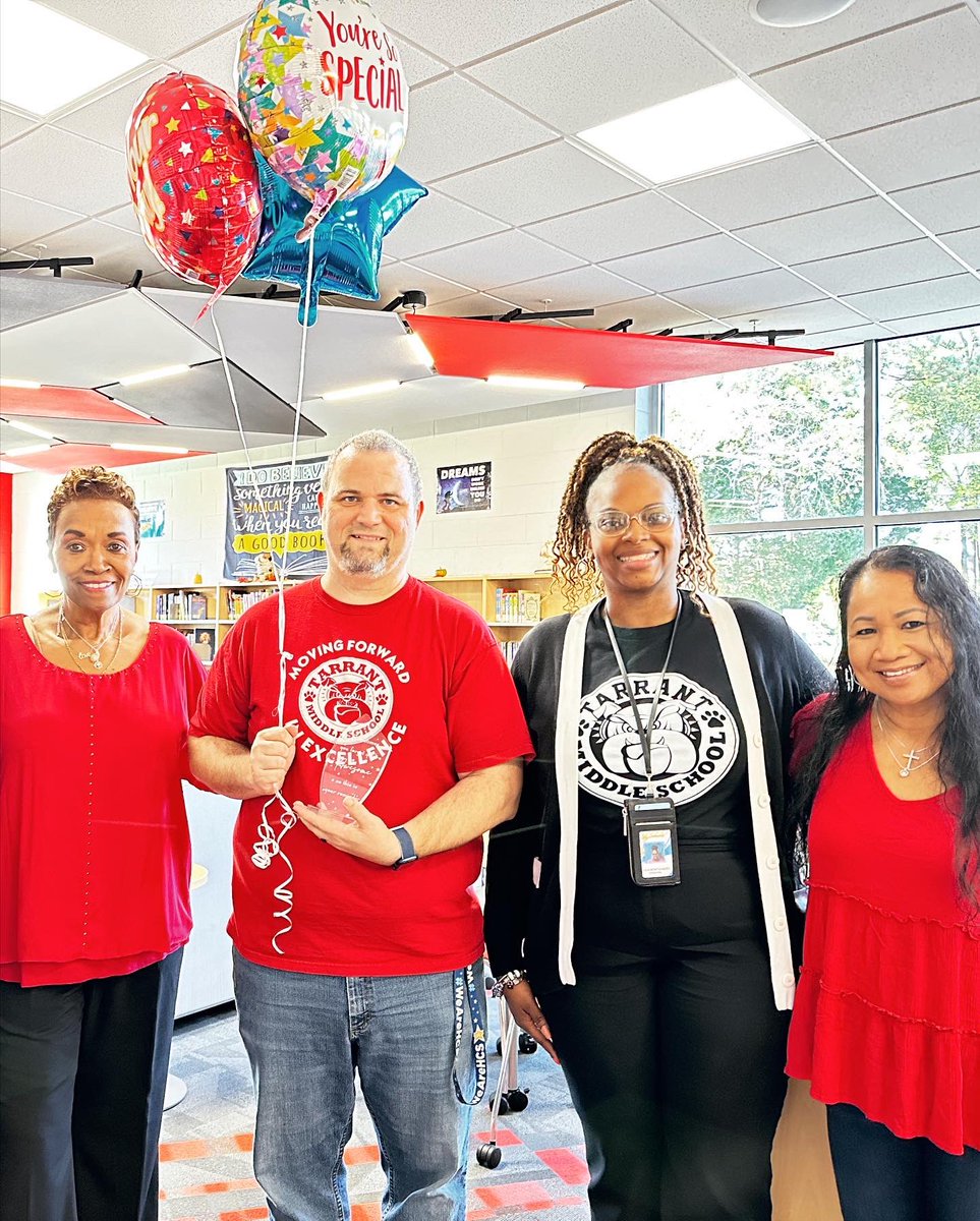 TarrantMiddle's tweet photo. Mr.Payne was chosen as the Office professional of the month . Mr. Payne is so deserving of this award . He is the backbone of our school, always available to lend a helping hand to our staff and students. #WeAreHCS @HamptonCSchools @HCS_TitleI @cmomont8 https://t.co/QsLwVMReEl