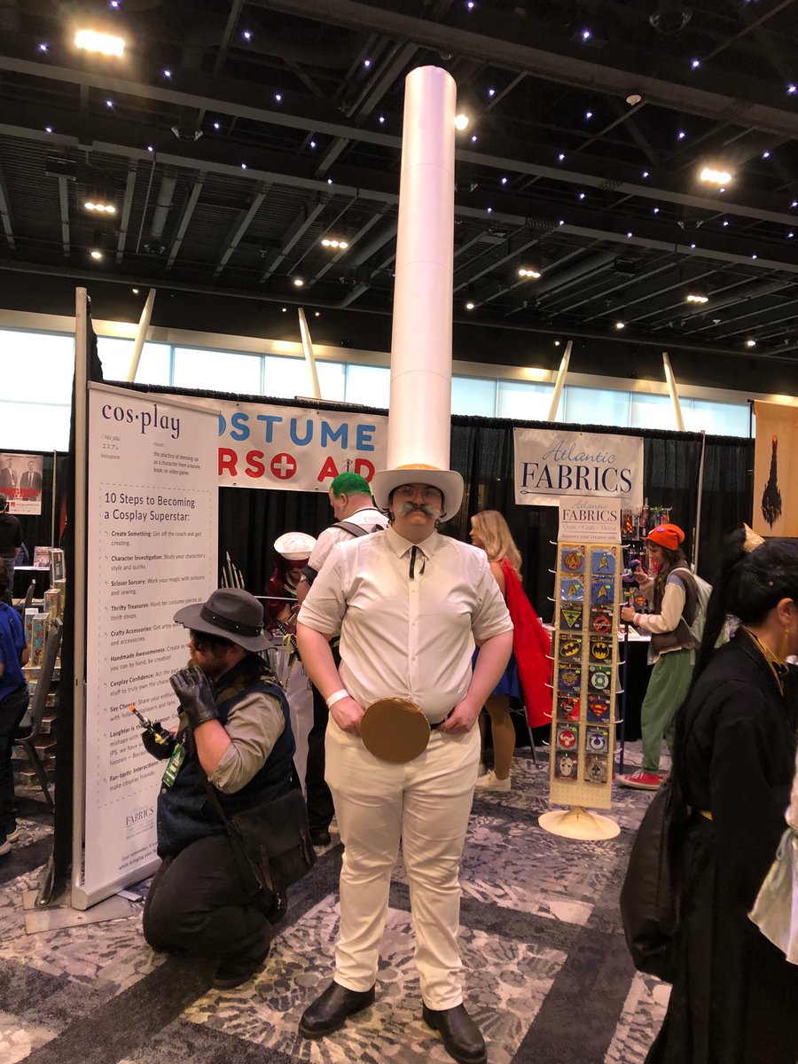 DrinkingQuest's tweet image. I don't know the context behind this cosplay and I don't wanna know #halcon