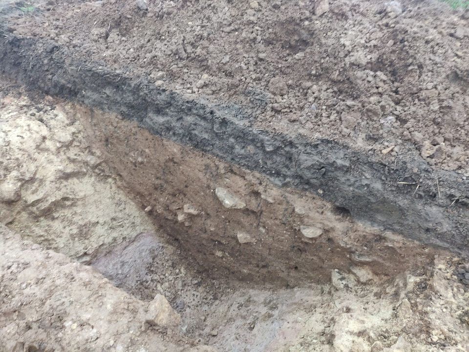 SWYOR_Team's tweet photo. I haven't been in the office this week; I've been out on an excavation near Tadcaster with the local commercial unit, @AS_WYAS.  There were no amazing finds,  but I had the opportunity to try the English excavation method and dig a ditch! #Archaeology https://t.co/Yq0z6Y6d6k