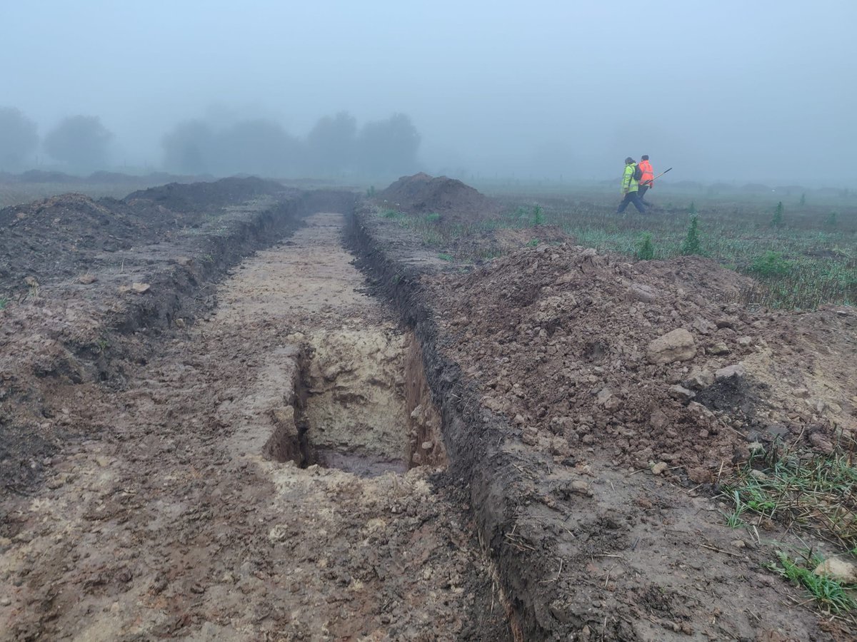 SWYOR_Team's tweet photo. I haven't been in the office this week; I've been out on an excavation near Tadcaster with the local commercial unit, @AS_WYAS.  There were no amazing finds,  but I had the opportunity to try the English excavation method and dig a ditch! #Archaeology https://t.co/Yq0z6Y6d6k