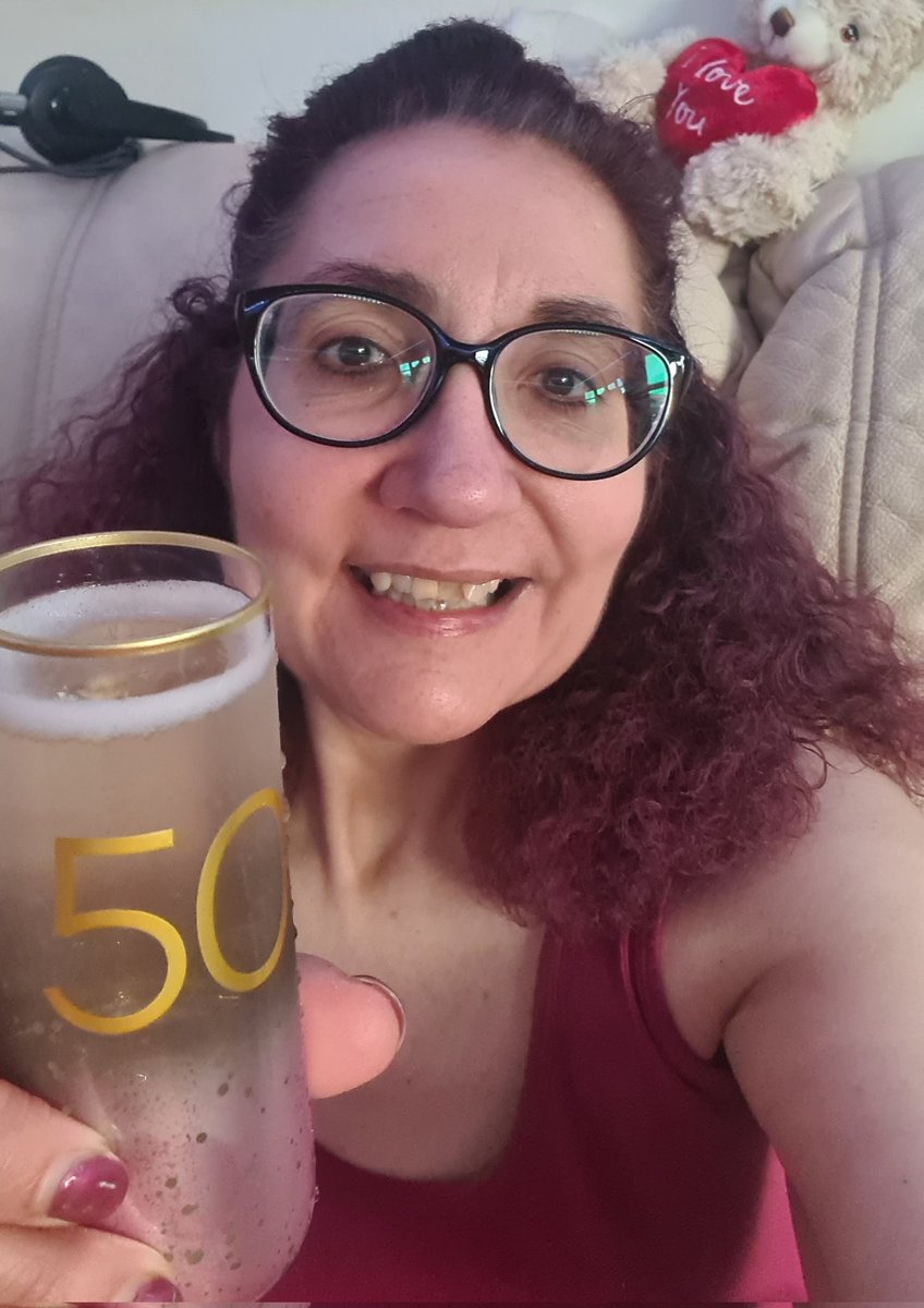 cybergeekgirluk's tweet photo. It is finally #ProseccoOClock time....what a week! I am on the last bit of my 50th birthday celebration....I'm also looking forward to a much needed rest ๐ฅฐ๐ฅฐ
Cheers everyone....happy weekend to you all ๐ฅฐ๐ฅฐ๐ฅ๐ฅ xx https://t.co/BmCuDrC55v