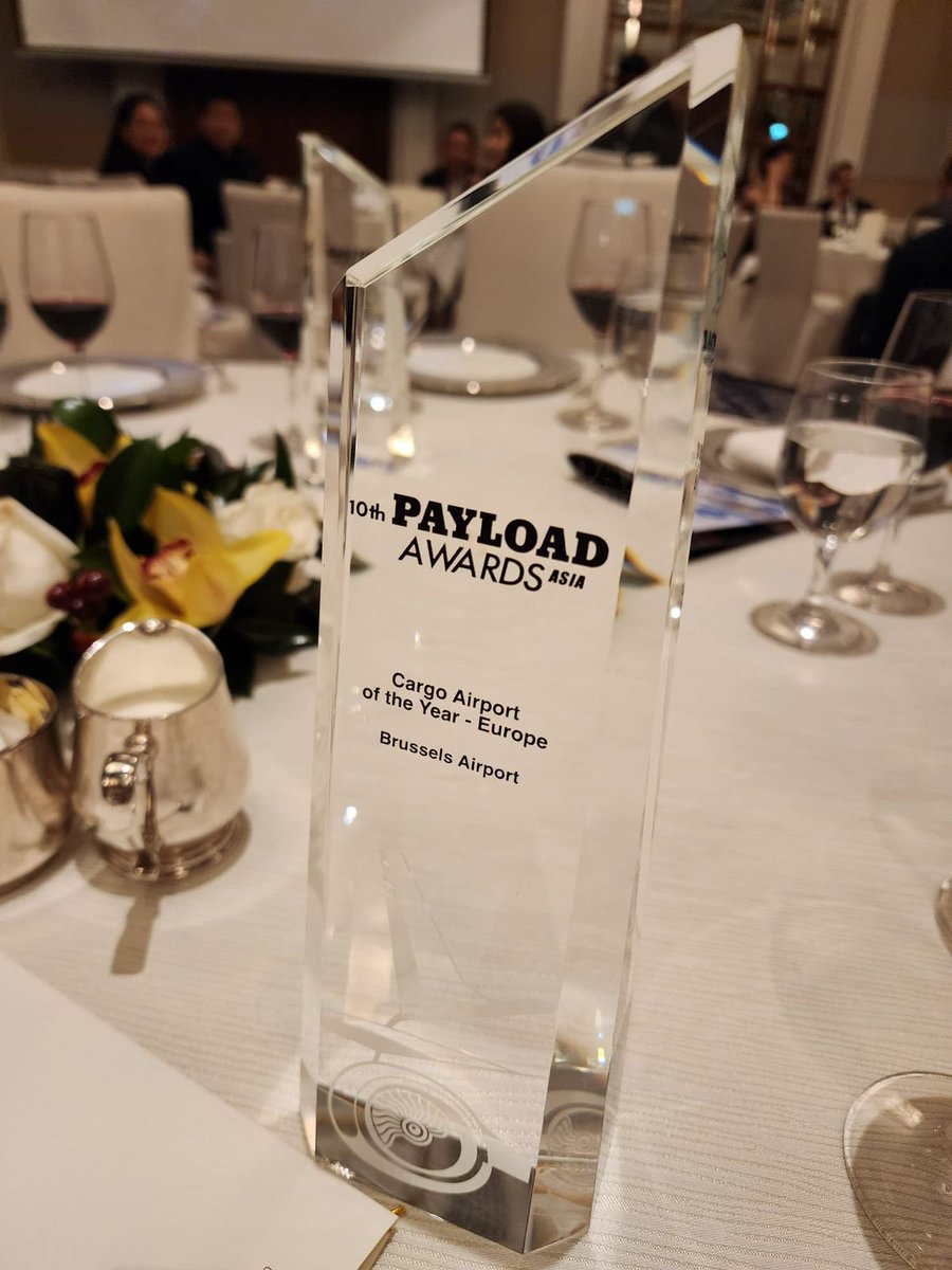 BrusselsAirport's tweet photo. Proud to win the Cargo Airport of the Year – Europe at the 10th @payloadasia in #Singapore today! Our 4th win, thanks to our remarkable airport community. Thank you #PayloadAsia! 🏆✈️ https://t.co/VavyqVfrH1