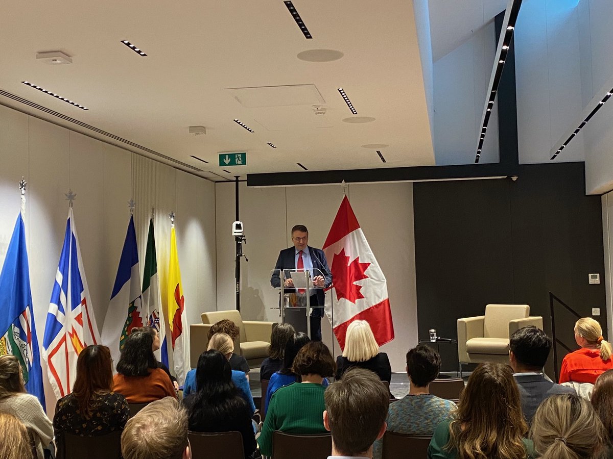 'For the first time in the history of the #CAP, a specific objective of the policy is to enhance the position of women in farming and improve the situation of #RuralWomen.' 🇪🇺🇨🇦 Mr Dumitru exchanging views on how EU and Canada support women in agriculture. #WomenInAg